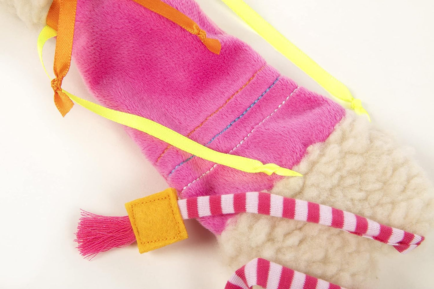 SmartyKat Leggy Llama Kicker - Juguete de gato con hierba gatera